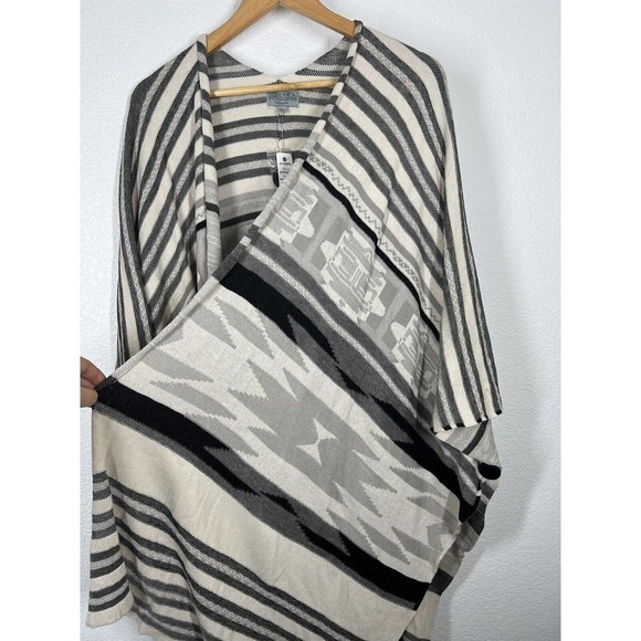 Joseph A Sweater Knit Shawl Poncho Cape Wrap - Picture 3 of 6